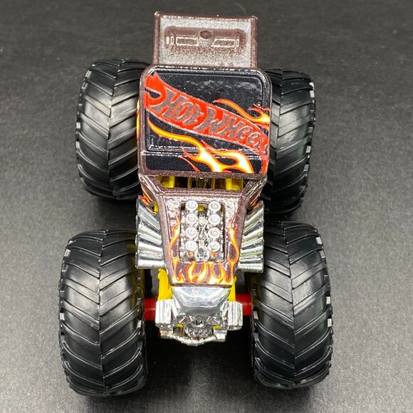 Hot Wheels Bone Shaker Color Shifters 1:64 Diecast Monster Truck - Picture 2 of 16